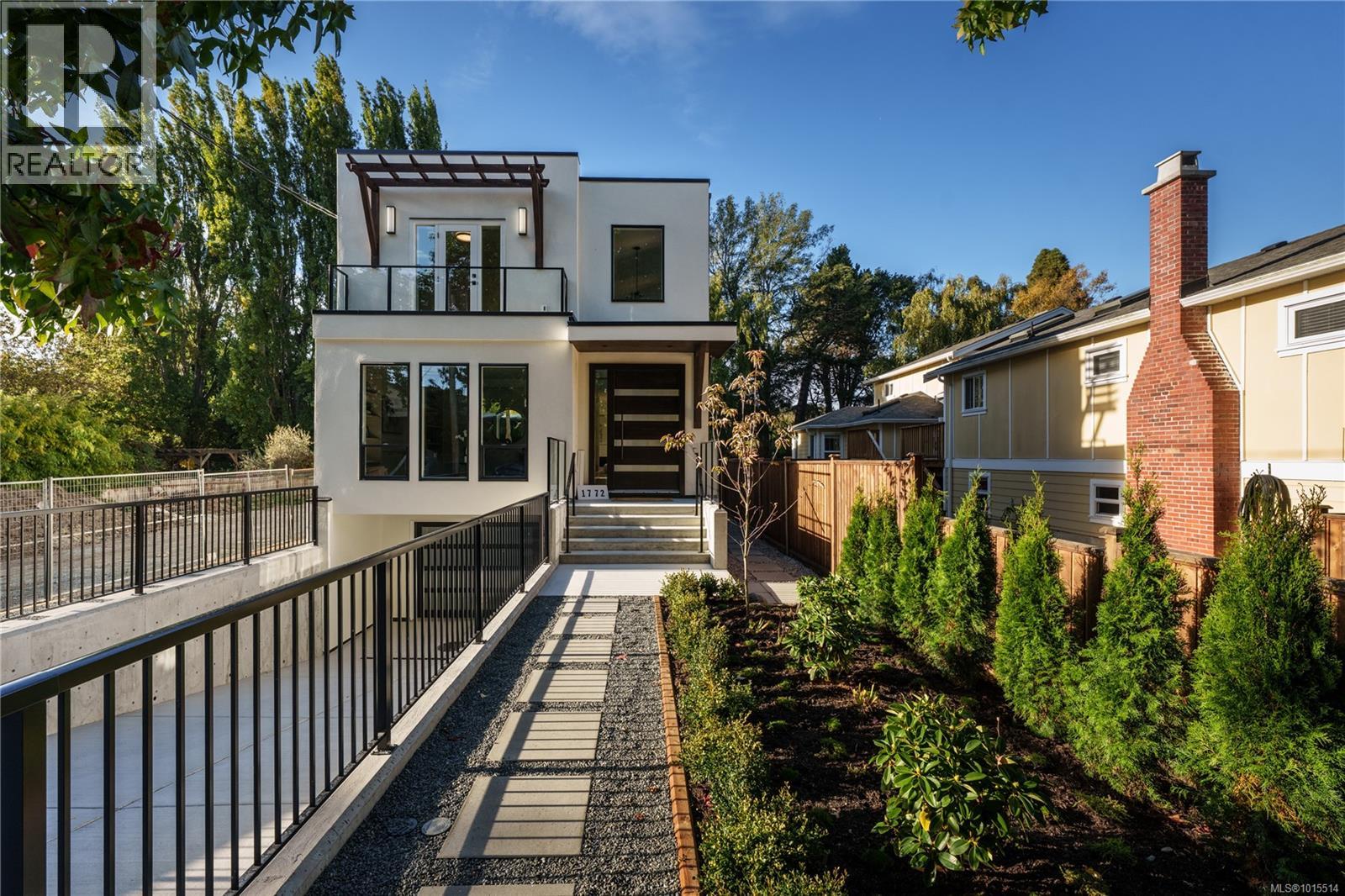  1772 Chandler Avenue, Victoria