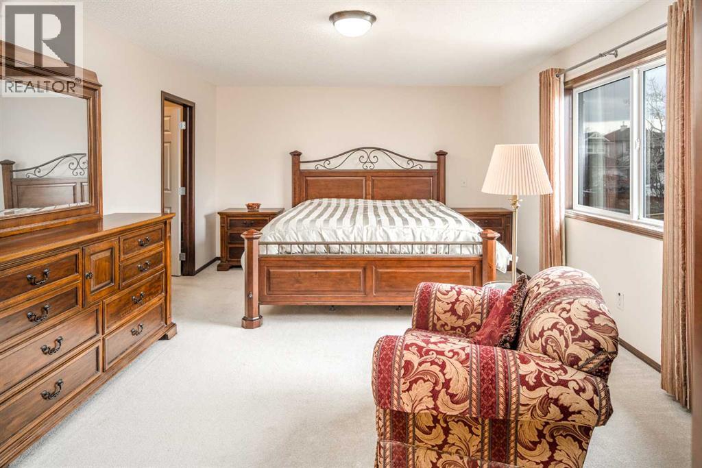 Single Family House for Sale in  St Moritz Place SW Springbank Hill Calgary 