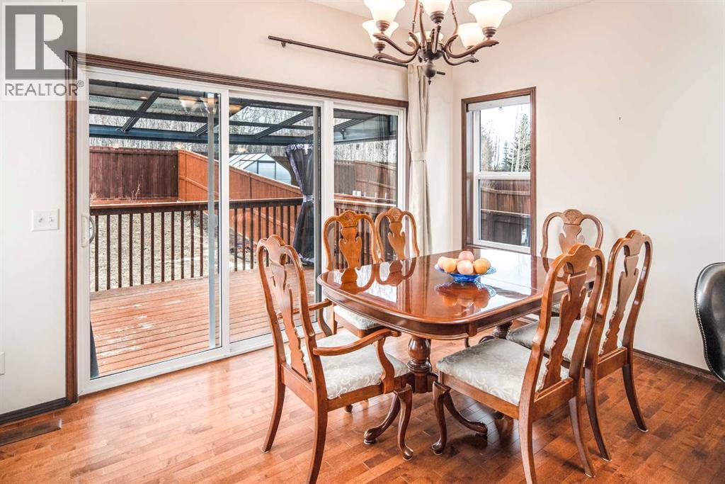 Single Family House for Sale in  St Moritz Place SW Springbank Hill Calgary 