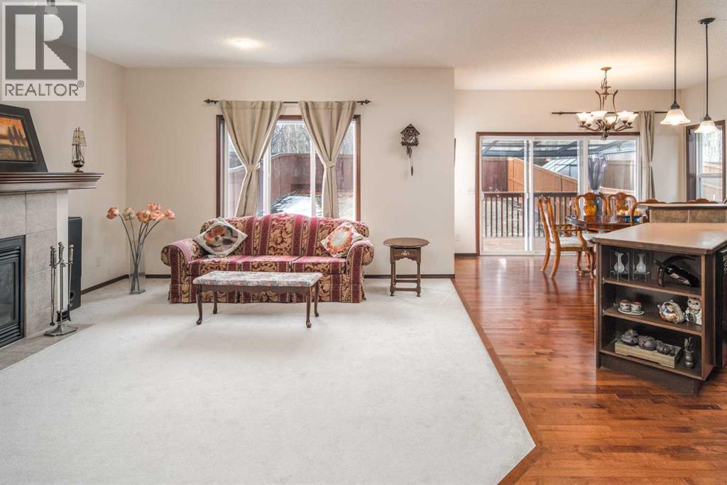 Single Family House for Sale in  St Moritz Place SW Springbank Hill Calgary 