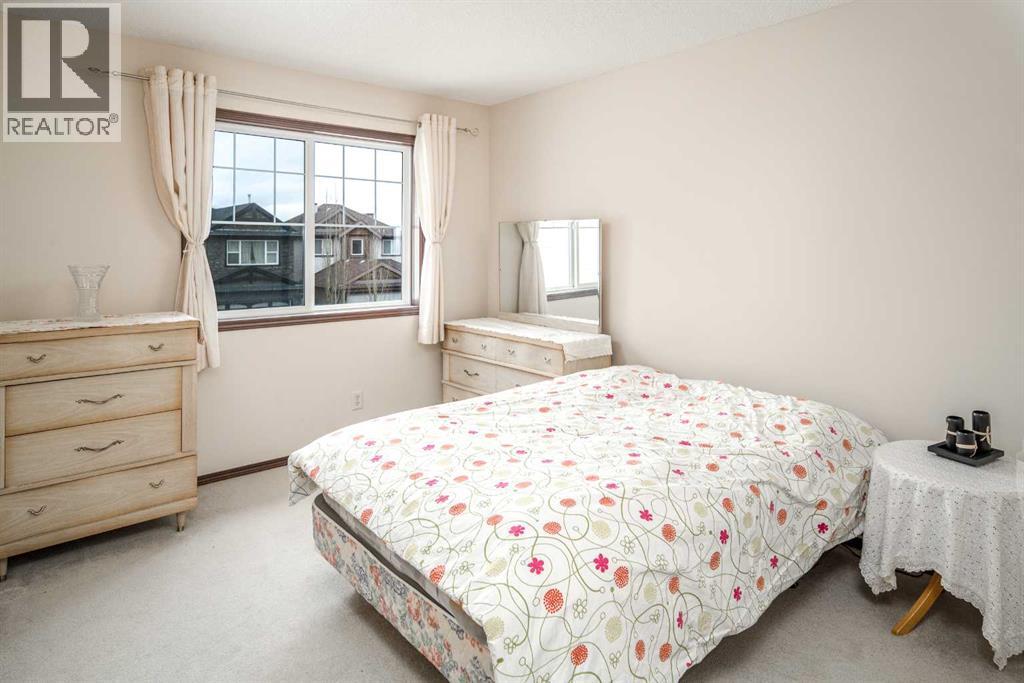 Single Family House for Sale in  St Moritz Place SW Springbank Hill Calgary 