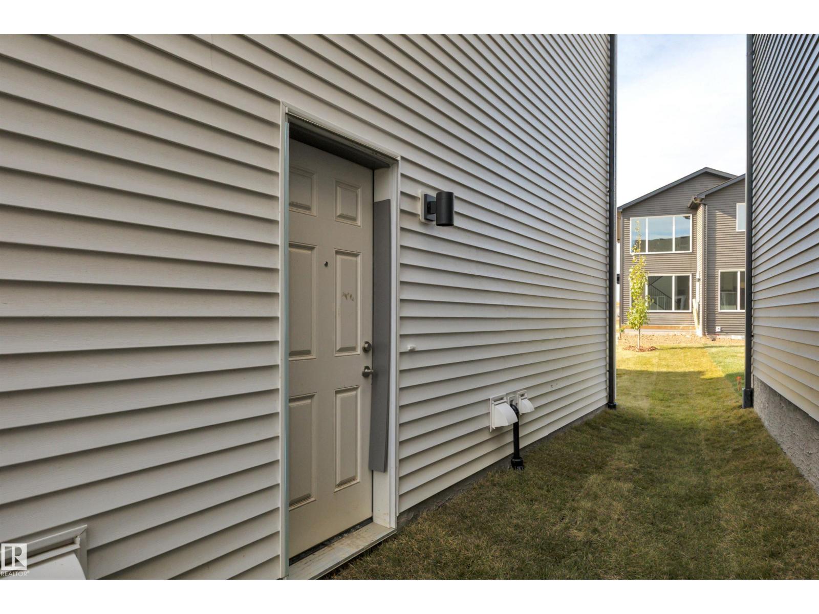 9104 Elves LO NW, Edmonton