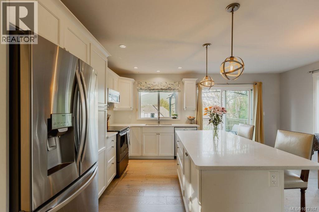  1301 Pine Road, Ucluelet