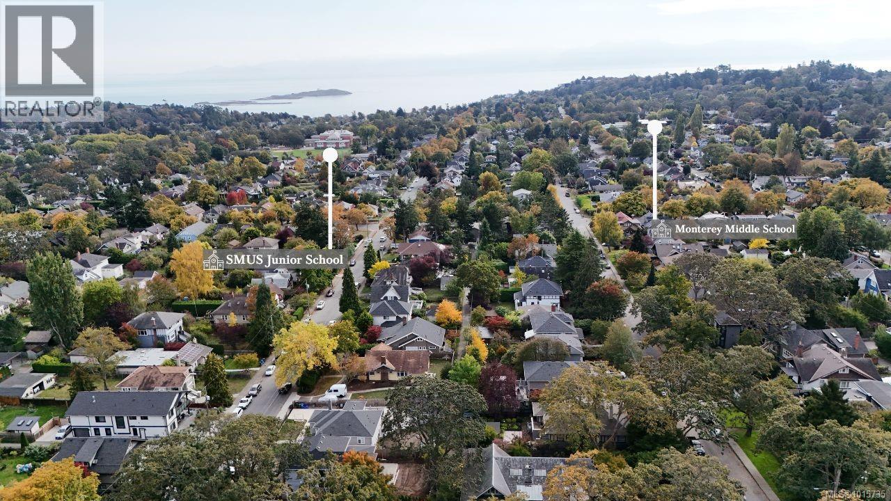  1280 Hampshire Road, Oak Bay