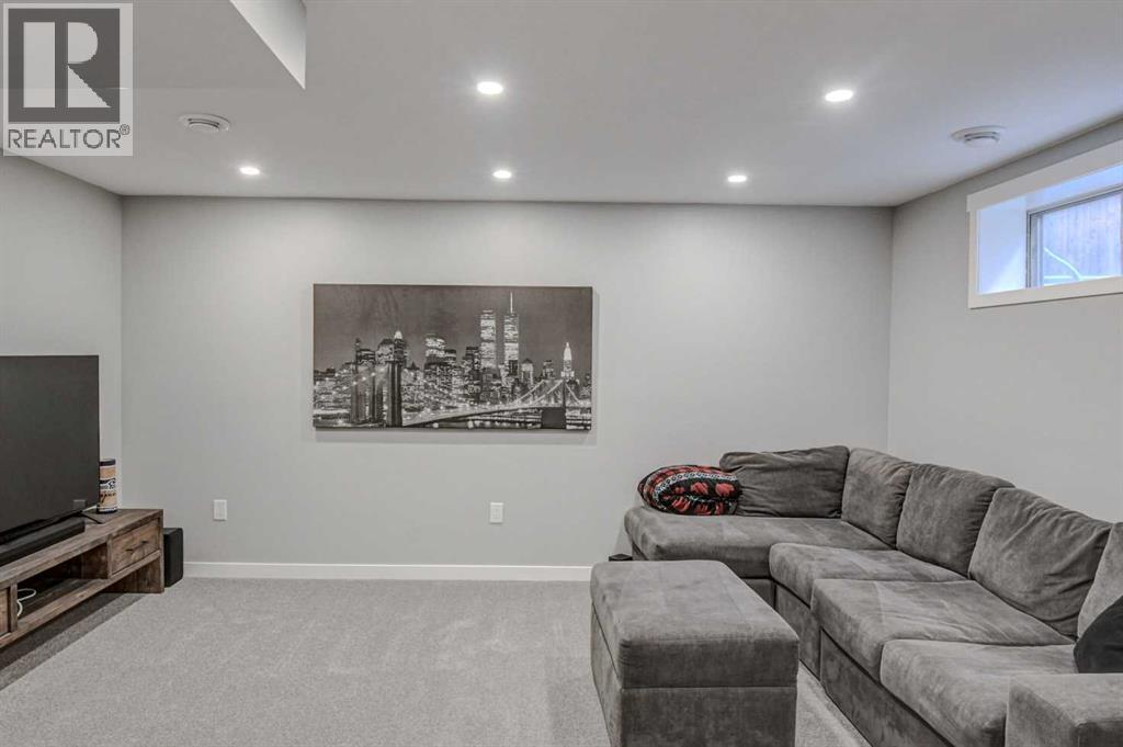 Single Family House for Sale in  Hidden Hills Road NW Hidden Valley Calgary 
