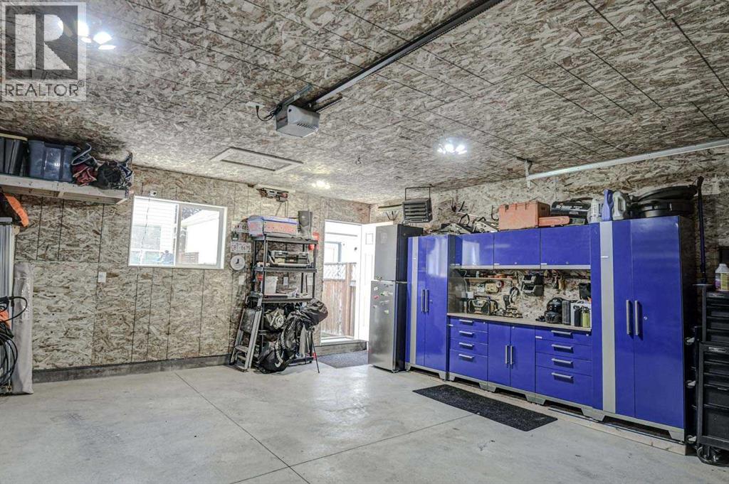 Single Family House for Sale in  Hidden Hills Road NW Hidden Valley Calgary 