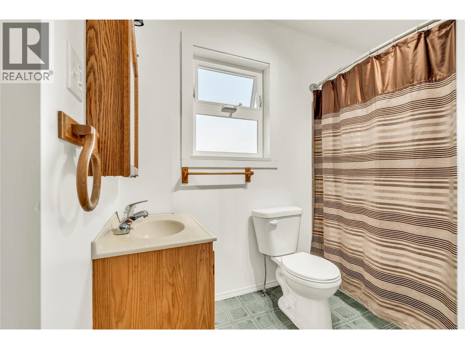 589 SIMILKAMEEN Avenue, Princeton