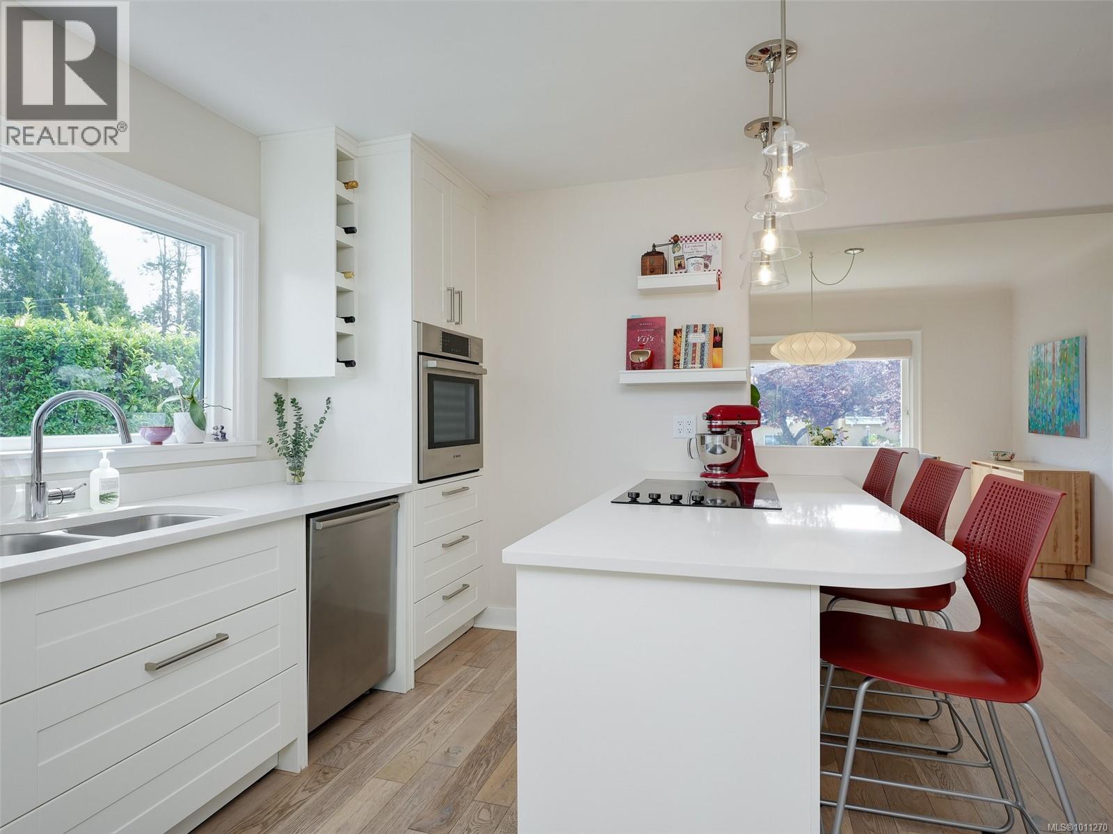  2526 Dalhousie Street, Oak Bay
