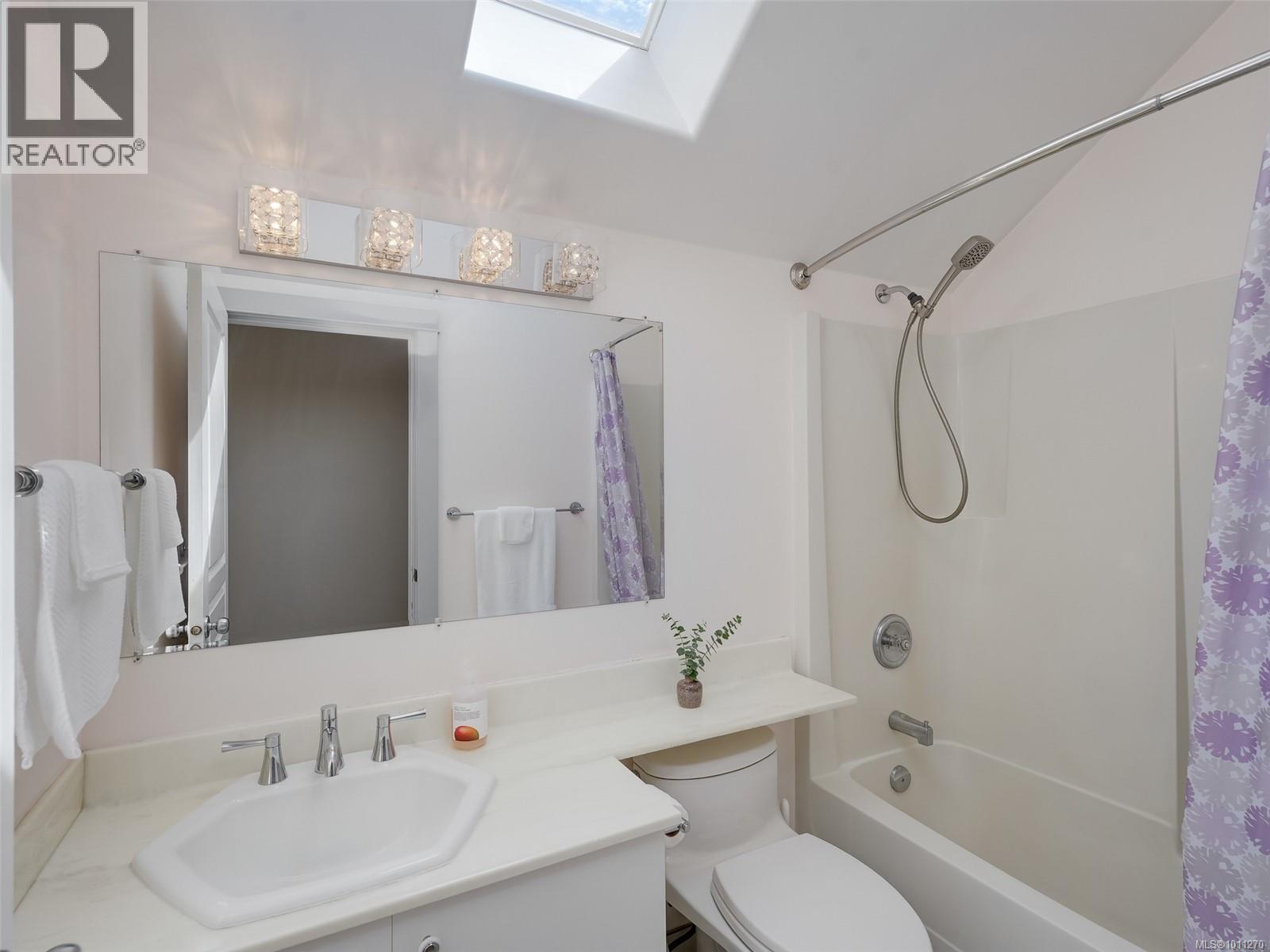  2526 Dalhousie Street, Oak Bay