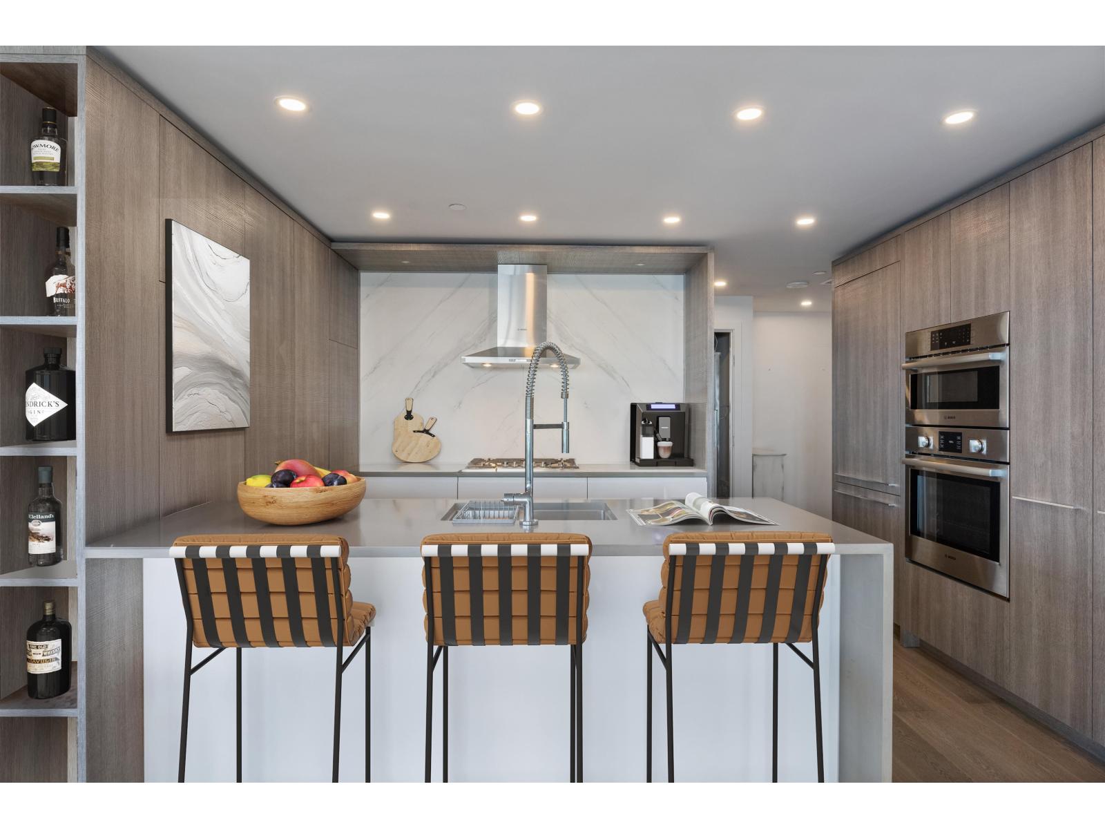 408 1441 JOHNSTON ROAD, White Rock