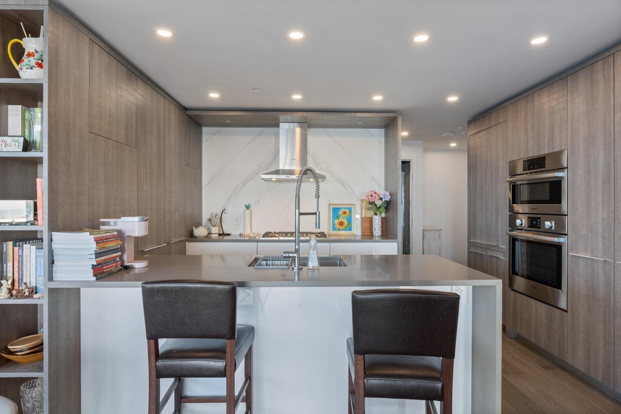 408 1441 JOHNSTON ROAD, White Rock