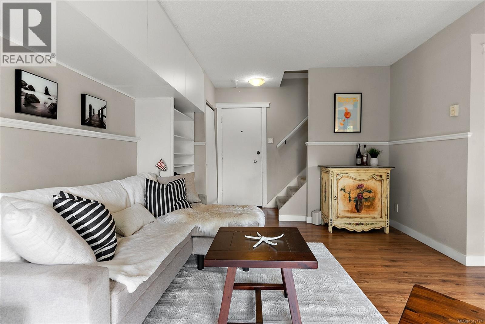 43 477 Lampson Street, Esquimalt