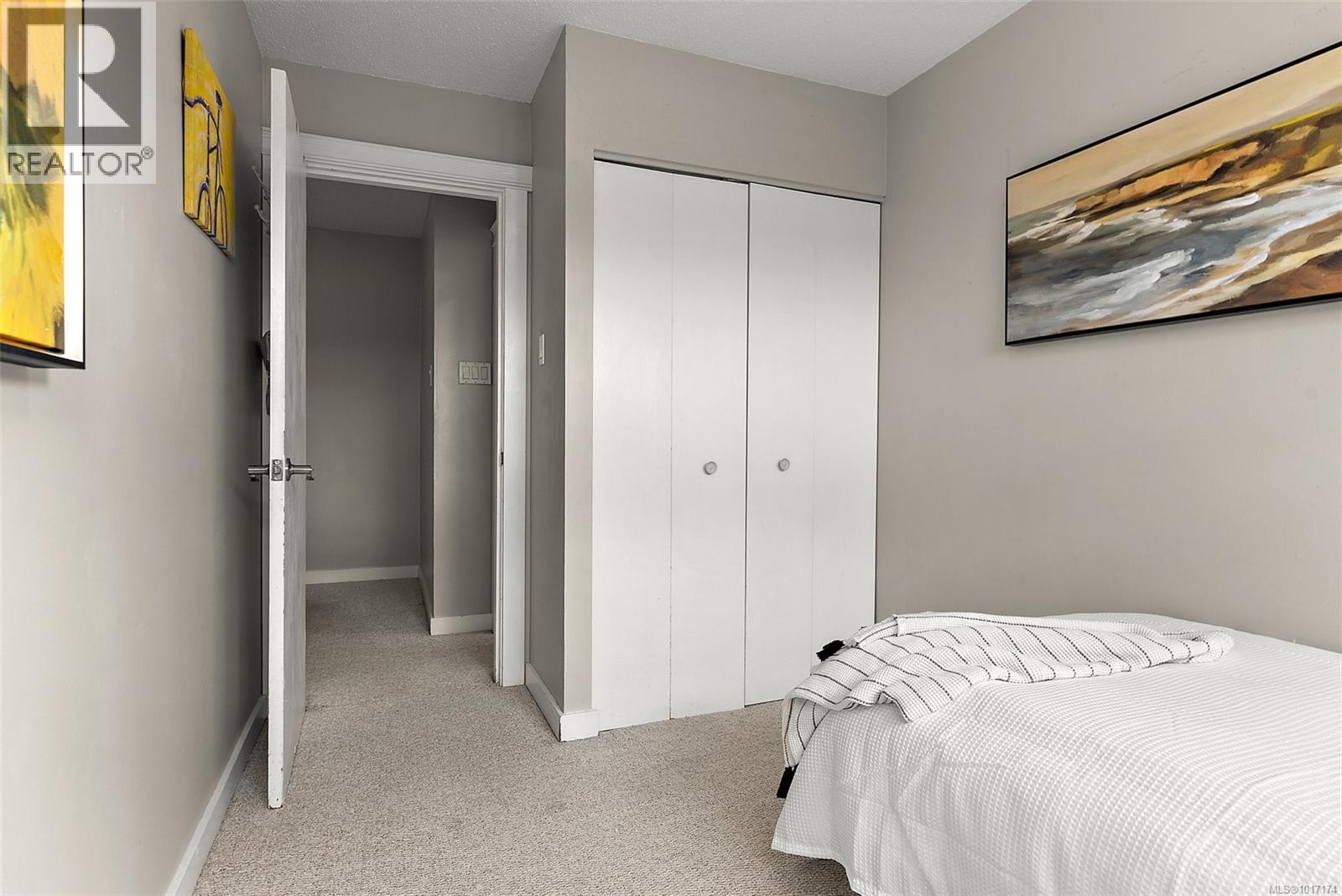 43 477 Lampson Street, Esquimalt