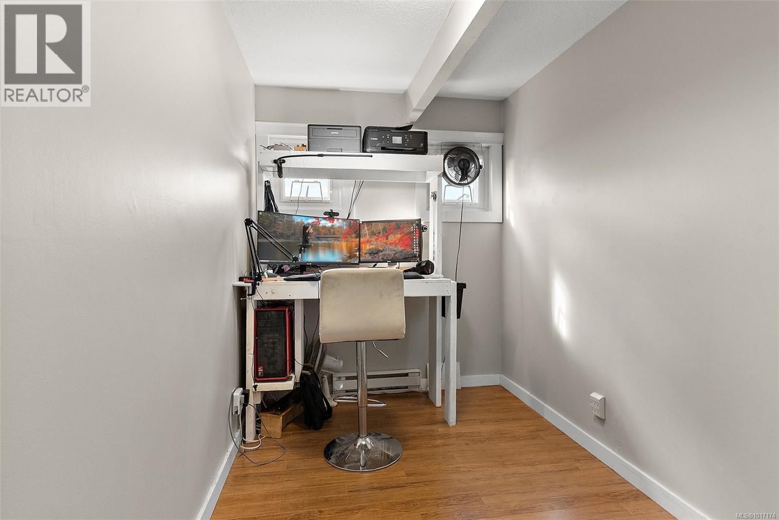 43 477 Lampson Street, Esquimalt