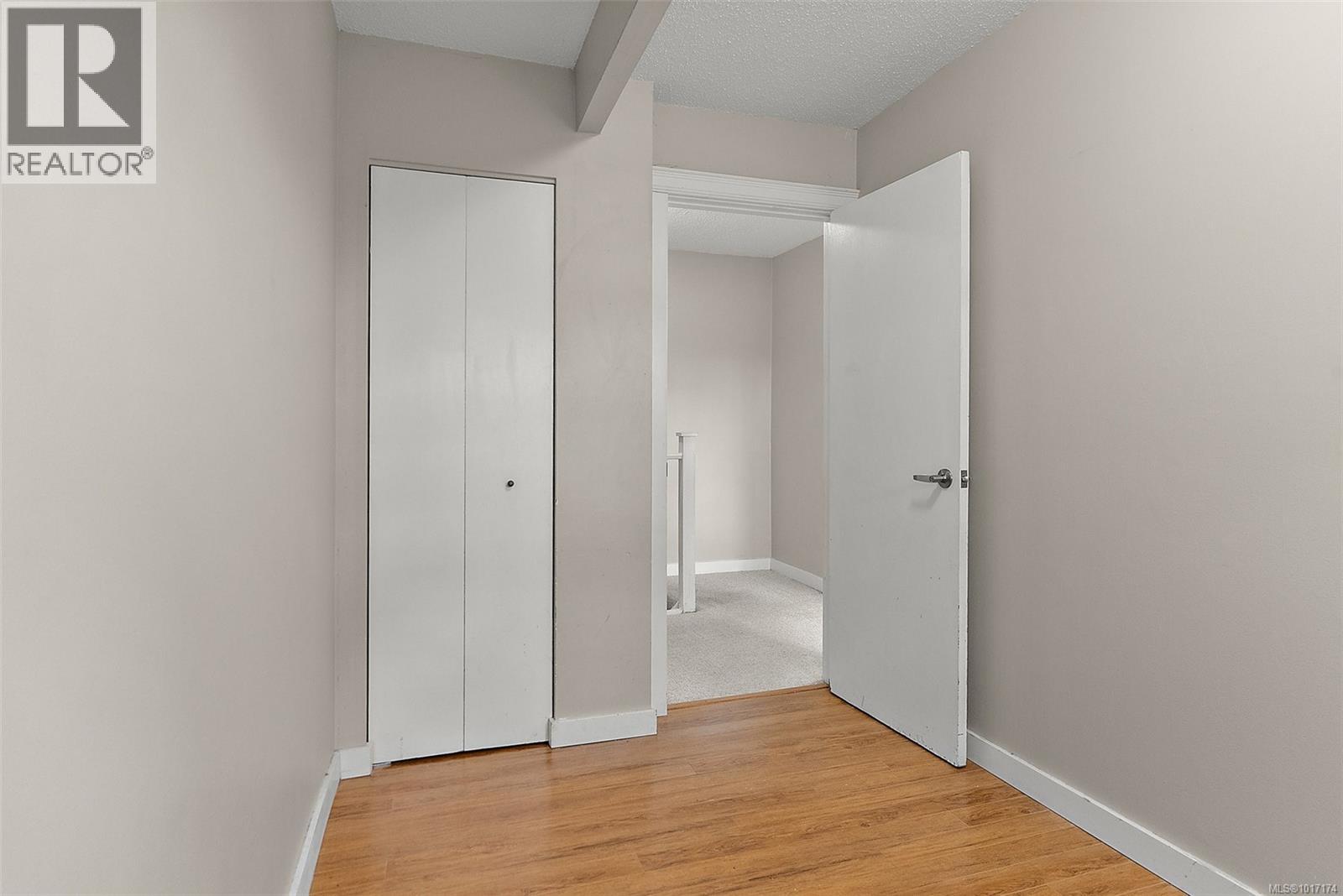 43 477 Lampson Street, Esquimalt