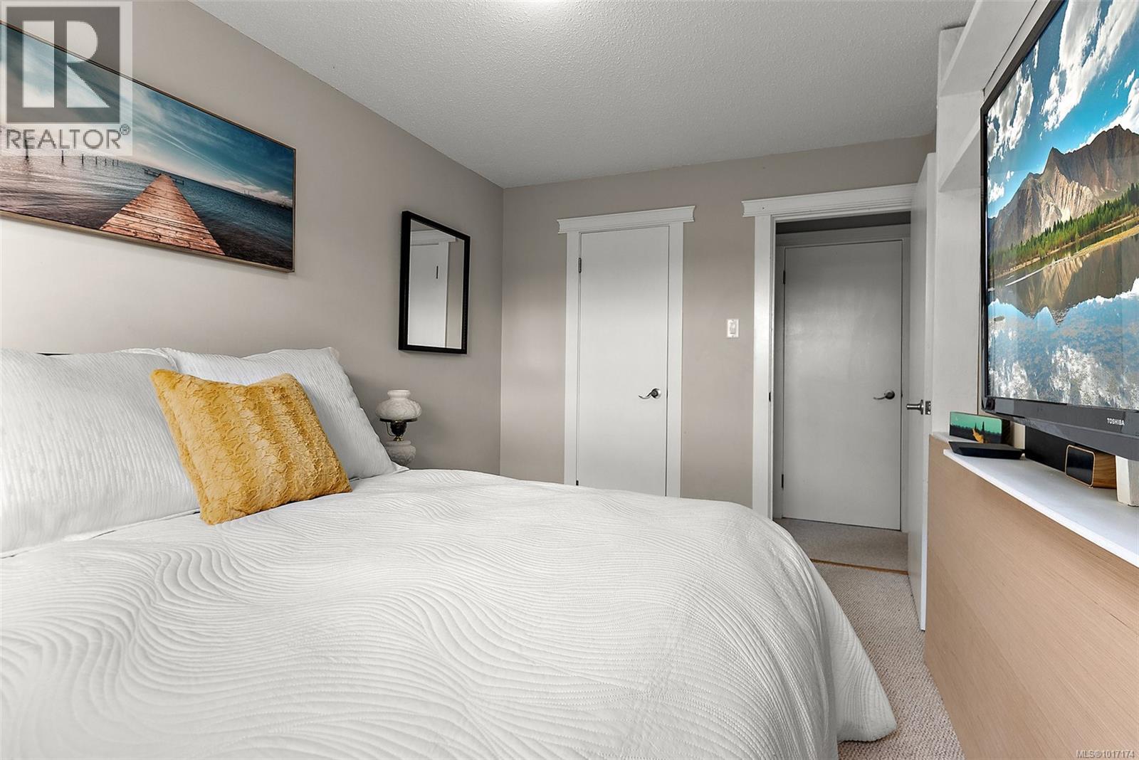 43 477 Lampson Street, Esquimalt