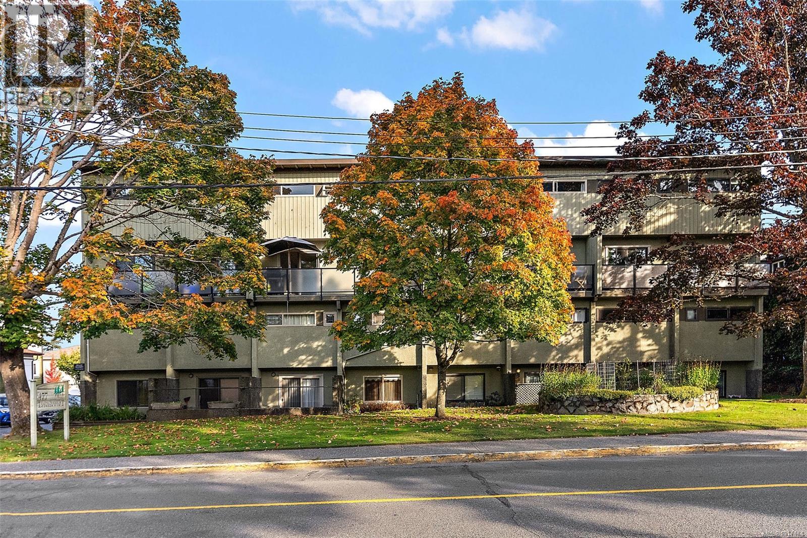 43 477 Lampson Street, Esquimalt