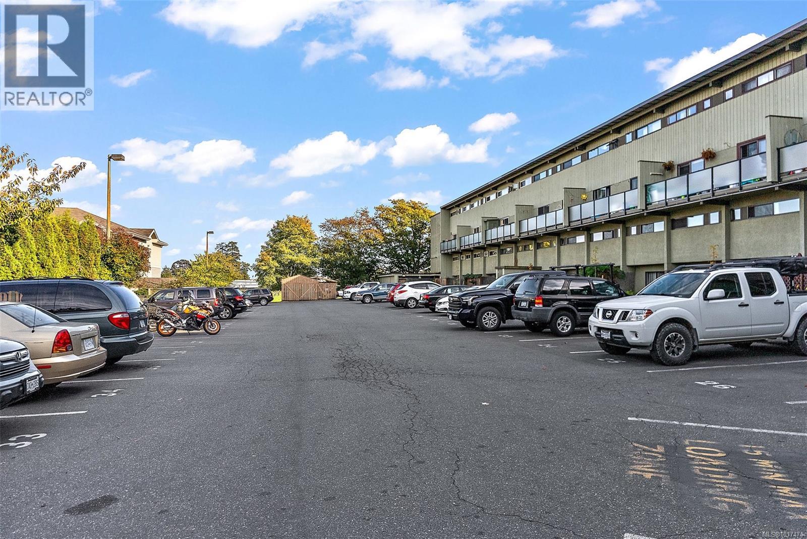 43 477 Lampson Street, Esquimalt