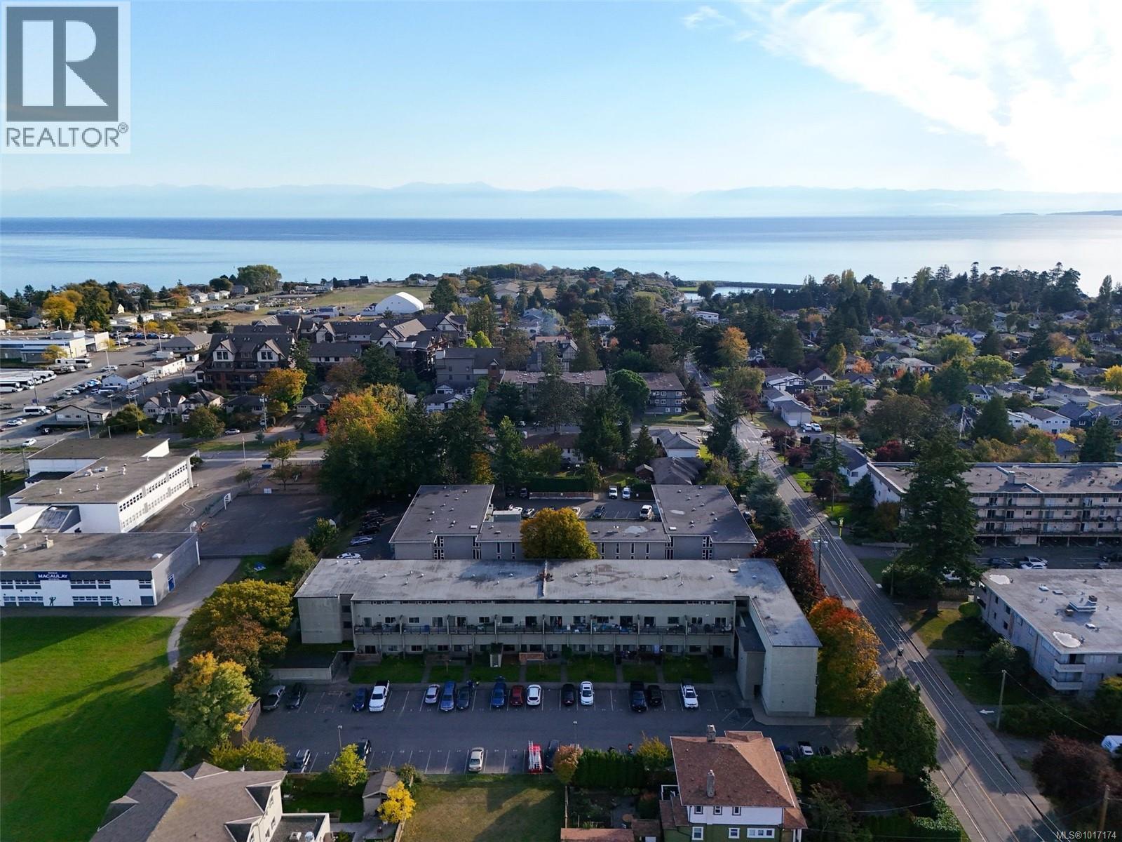 43 477 Lampson Street, Esquimalt