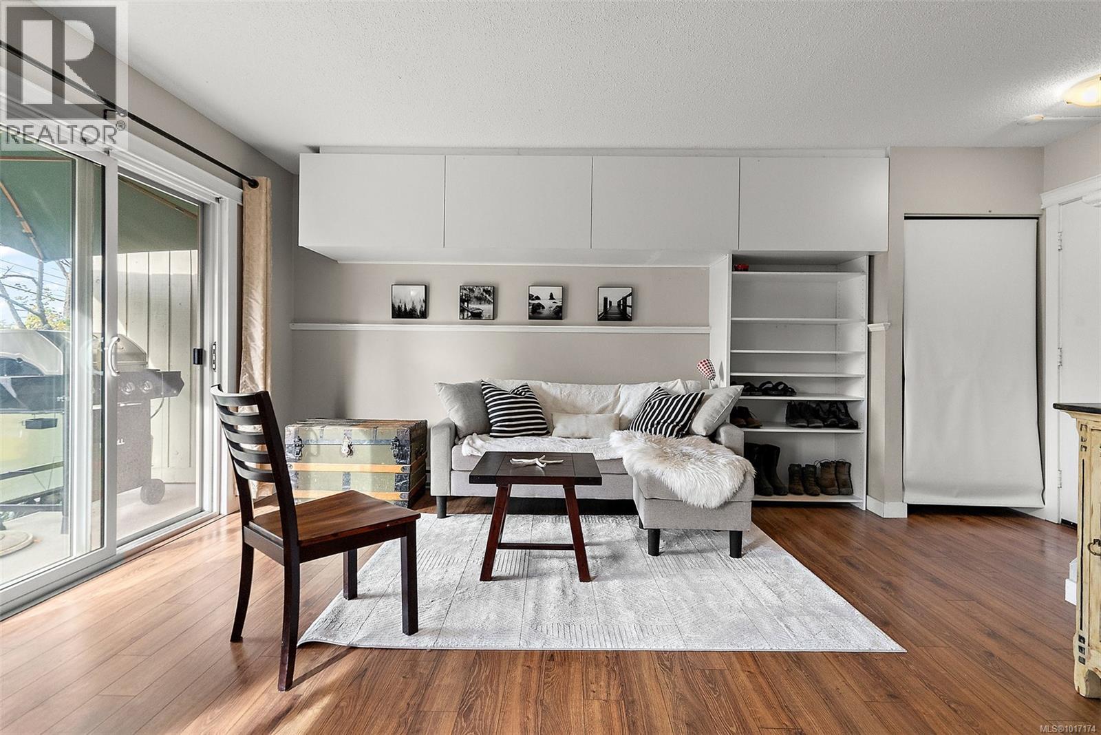 43 477 Lampson Street, Esquimalt