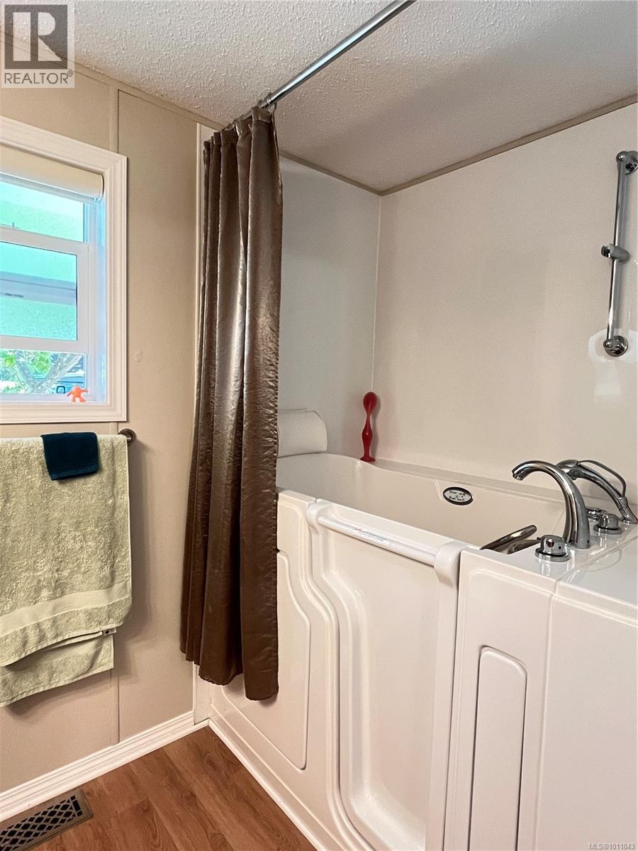 42 2500 Florence Lake Road, Langford