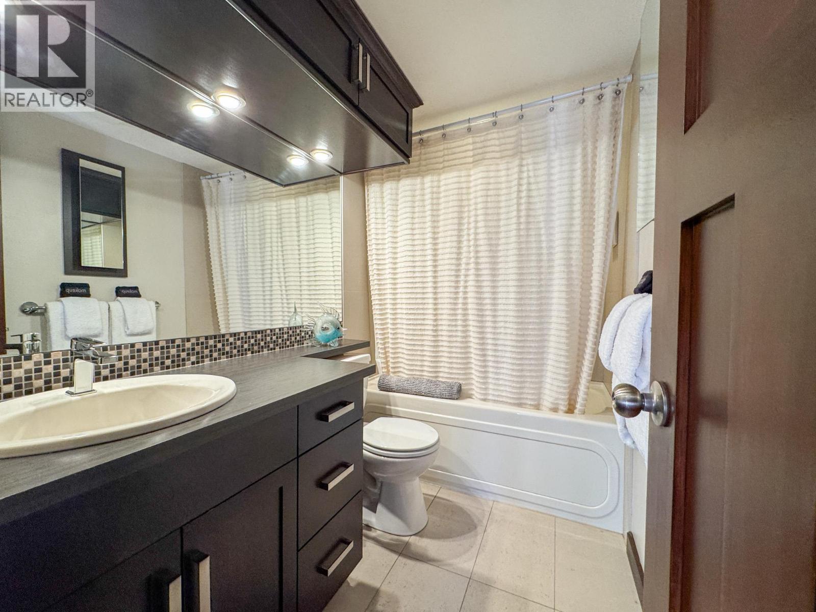 1492 Akiskinook Road Unit# 1, Windermere