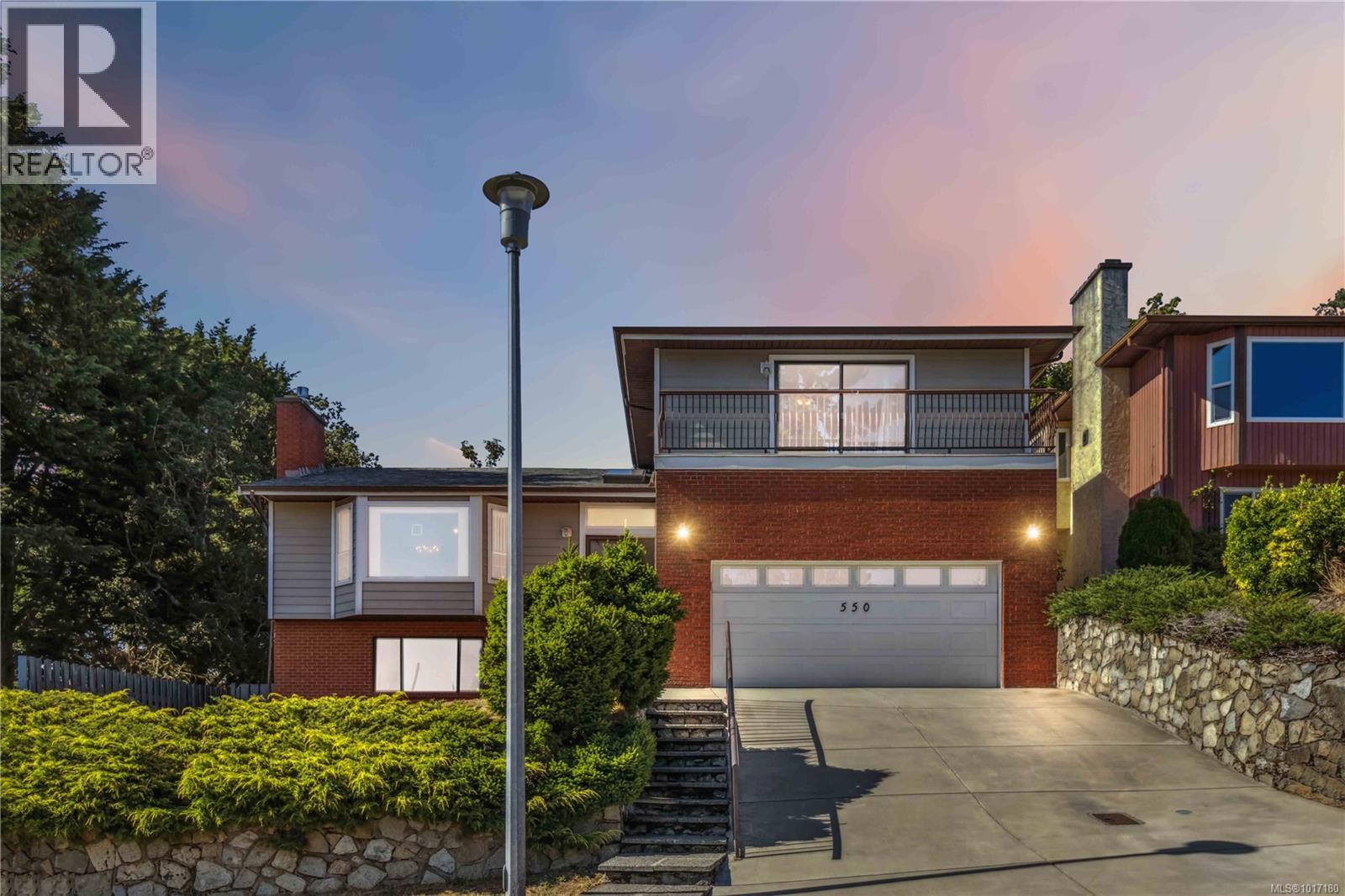  550 Fermoy Place, Saanich