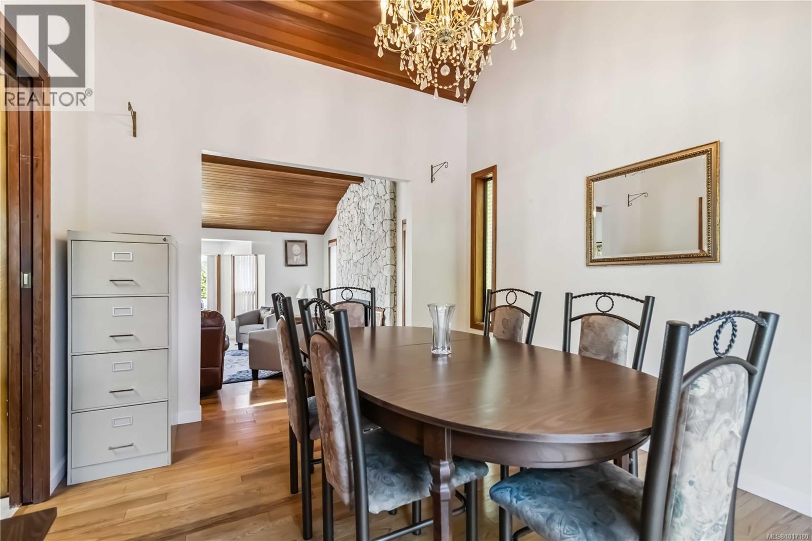  550 Fermoy Place, Saanich