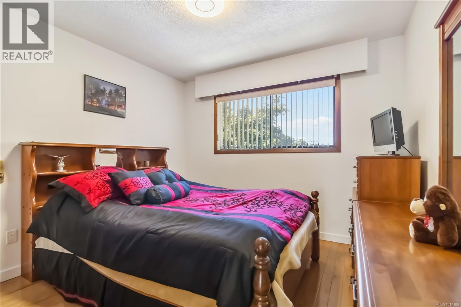  550 Fermoy Place, Saanich