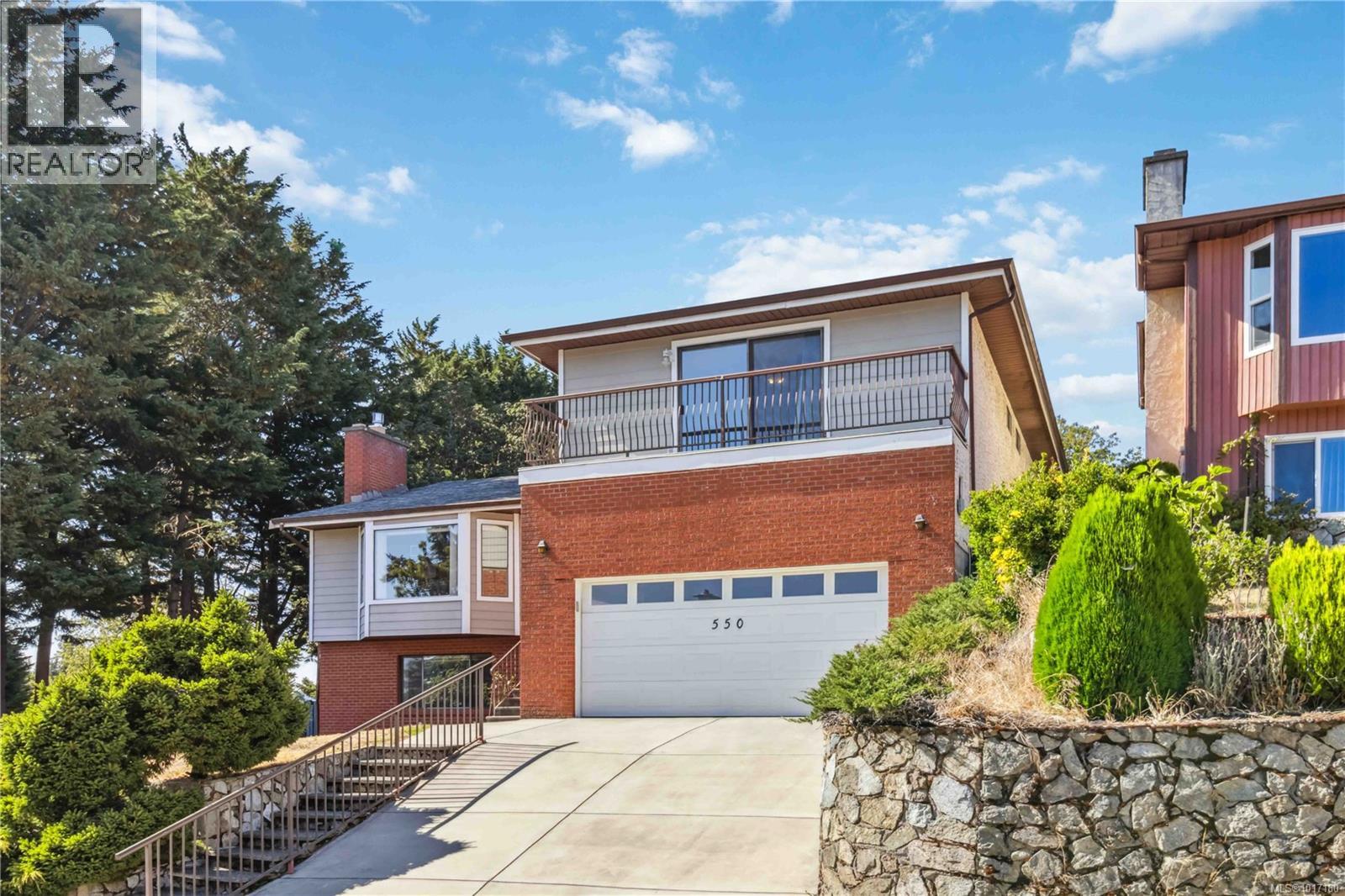  550 Fermoy Place, Saanich