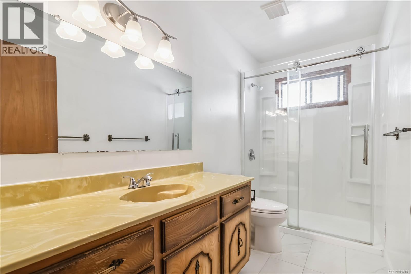  550 Fermoy Place, Saanich