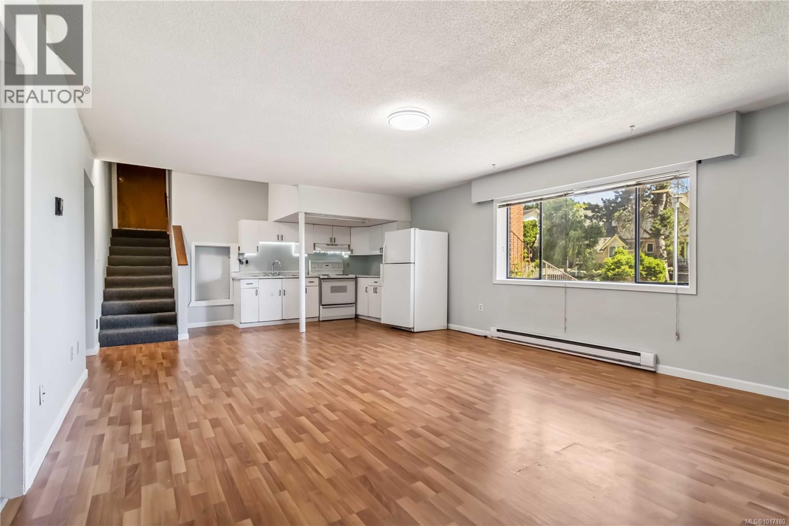  550 Fermoy Place, Saanich