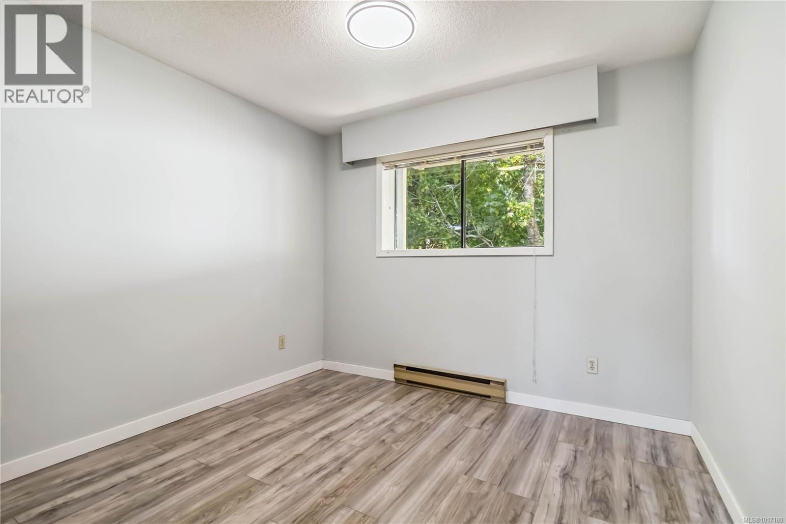  550 Fermoy Place, Saanich