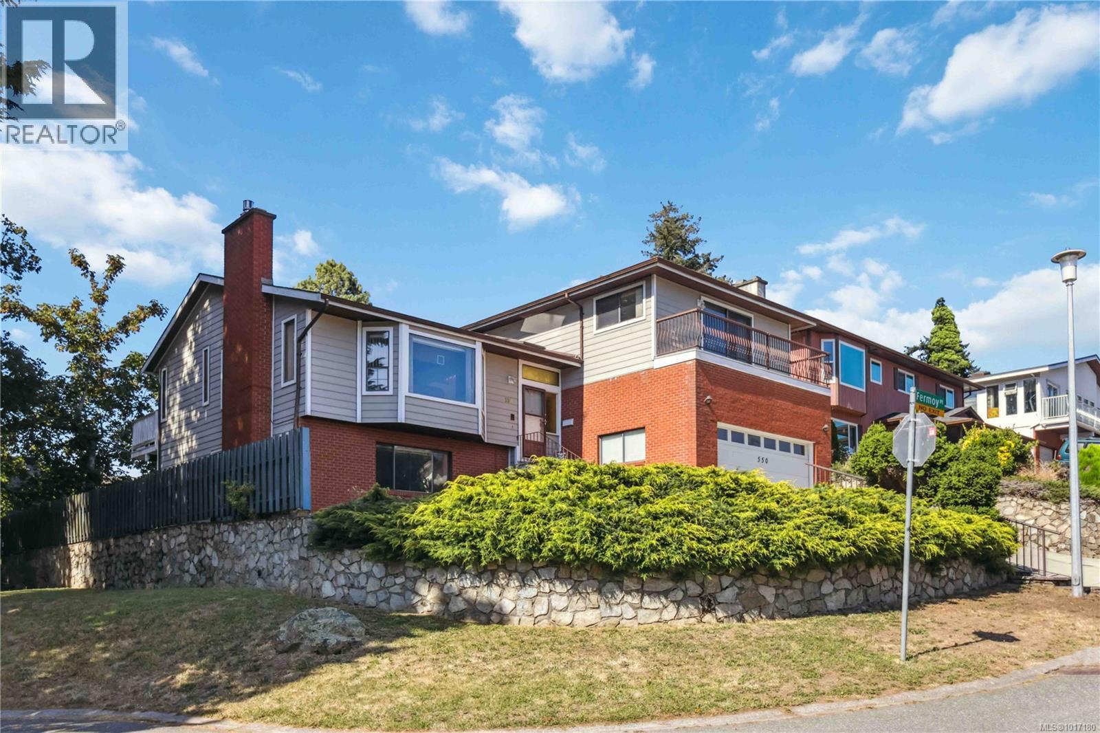  550 Fermoy Place, Saanich