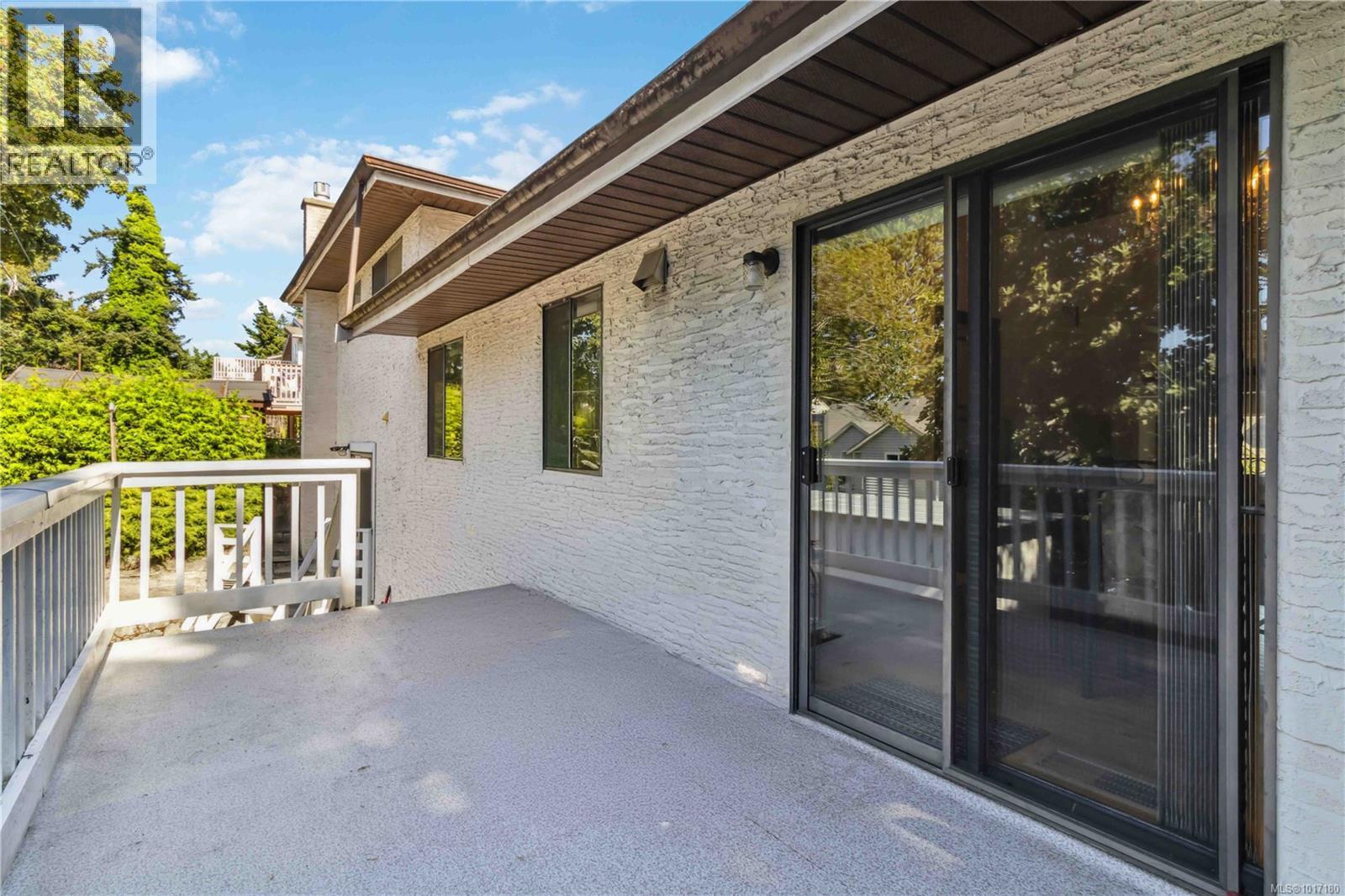  550 Fermoy Place, Saanich