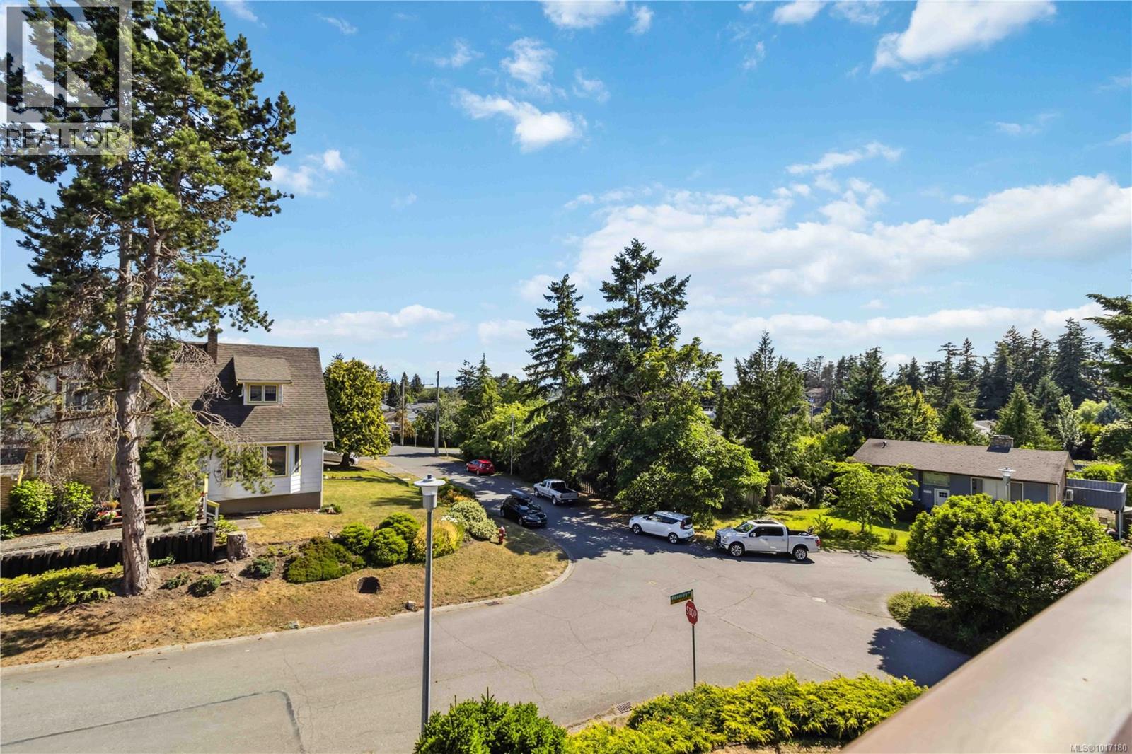  550 Fermoy Place, Saanich