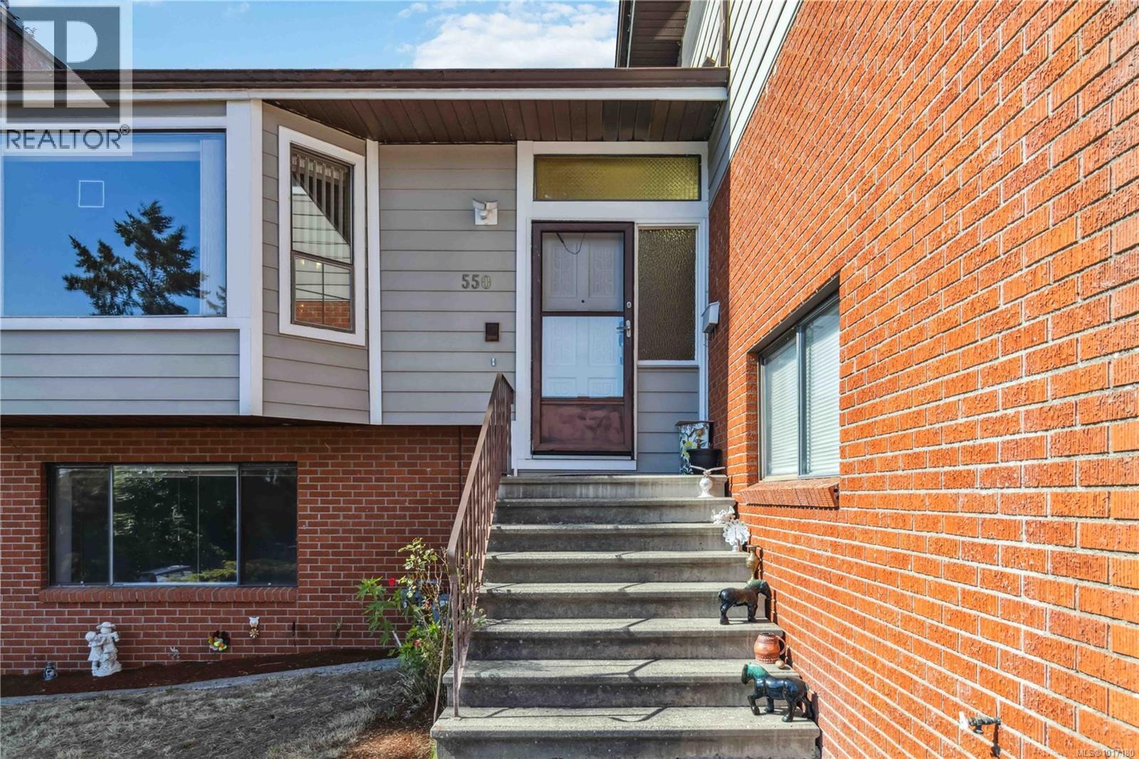  550 Fermoy Place, Saanich