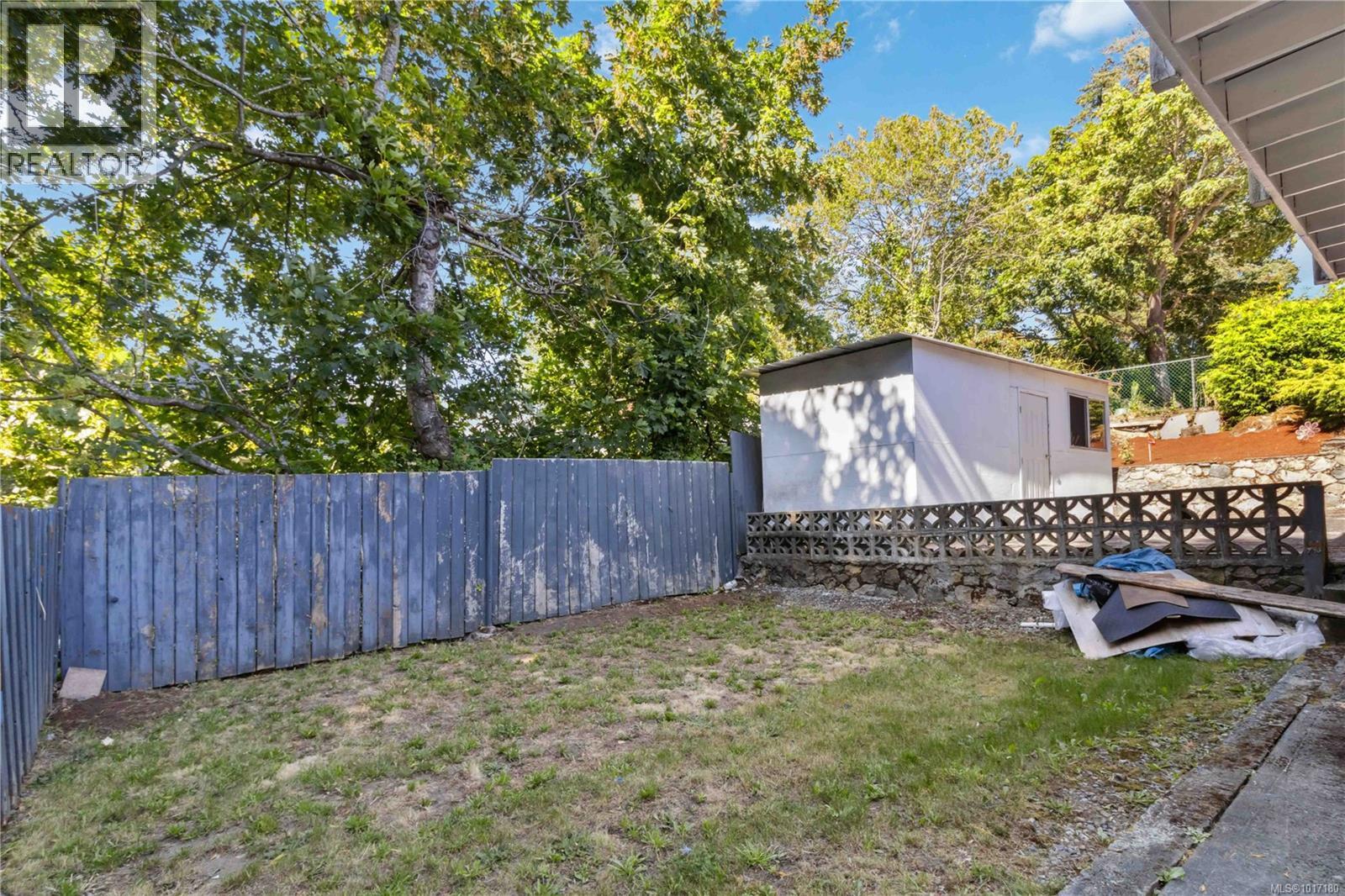  550 Fermoy Place, Saanich