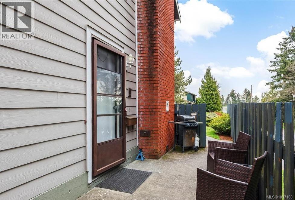  550 Fermoy Place, Saanich