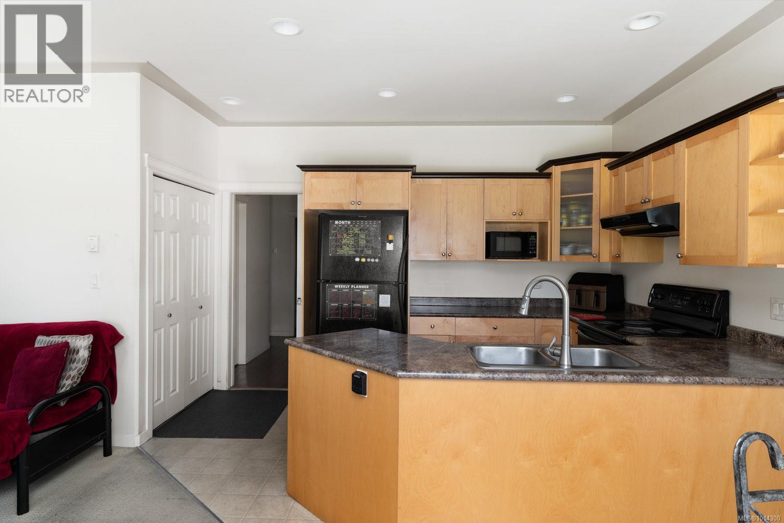  2161 Stone Gate, Langford