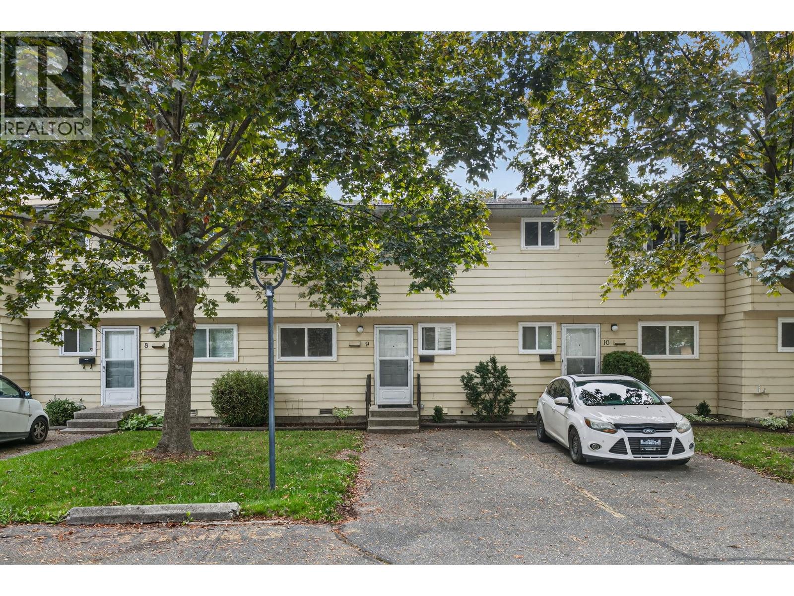 #9-1153 Bernard Avenue, Kelowna