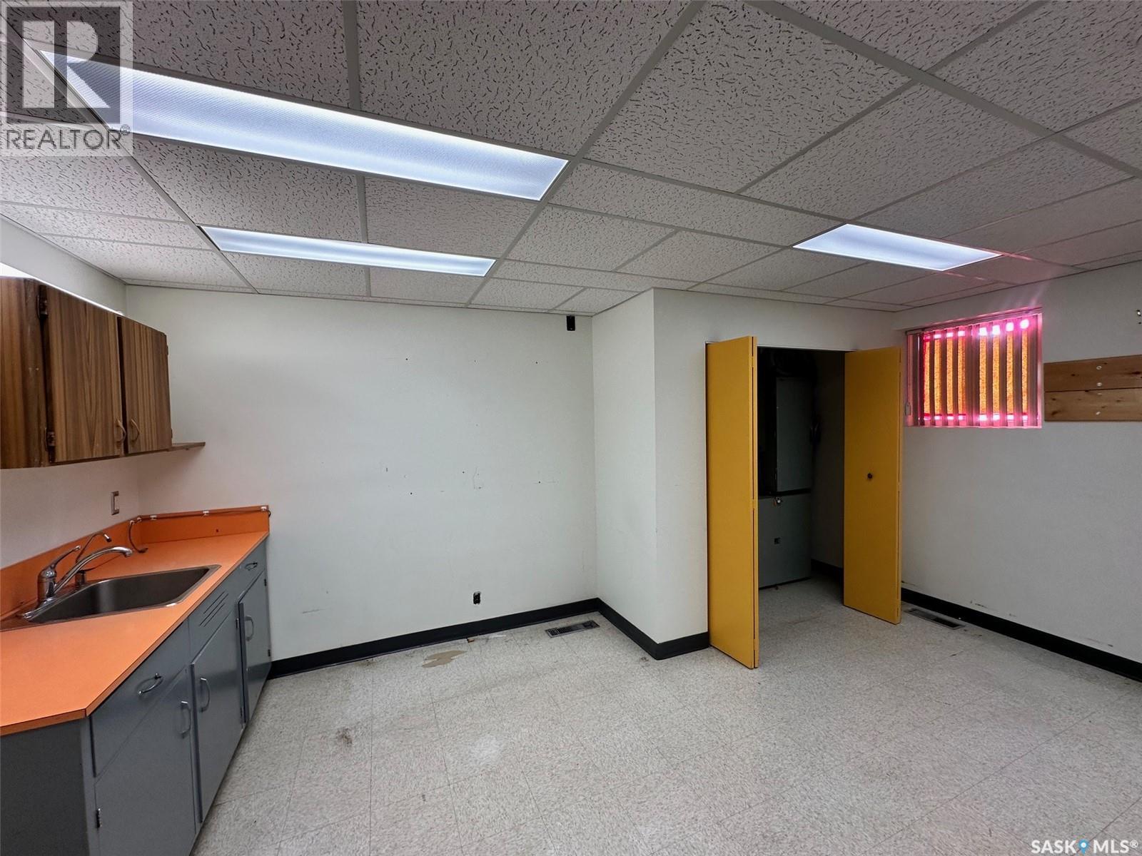 119 Churchill STREET — photo 9