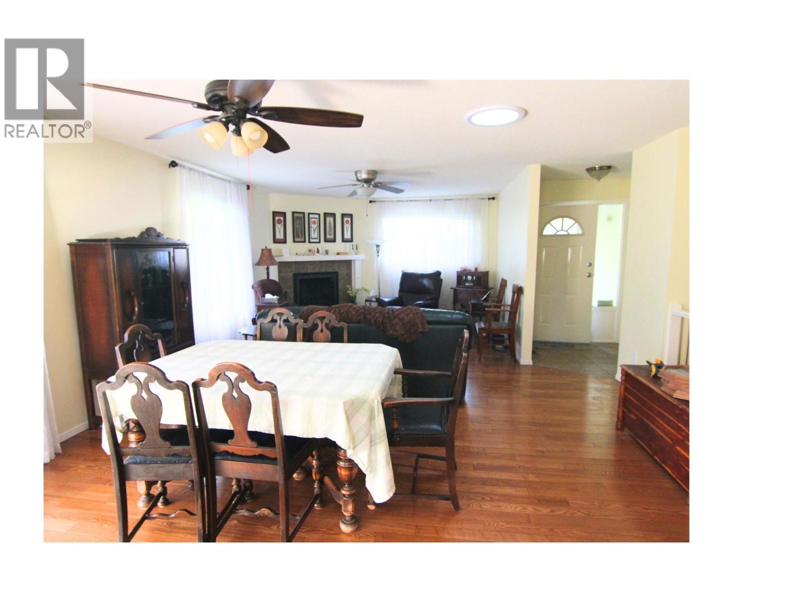 2455 5TH Avenue Northeast, Salmon Arm