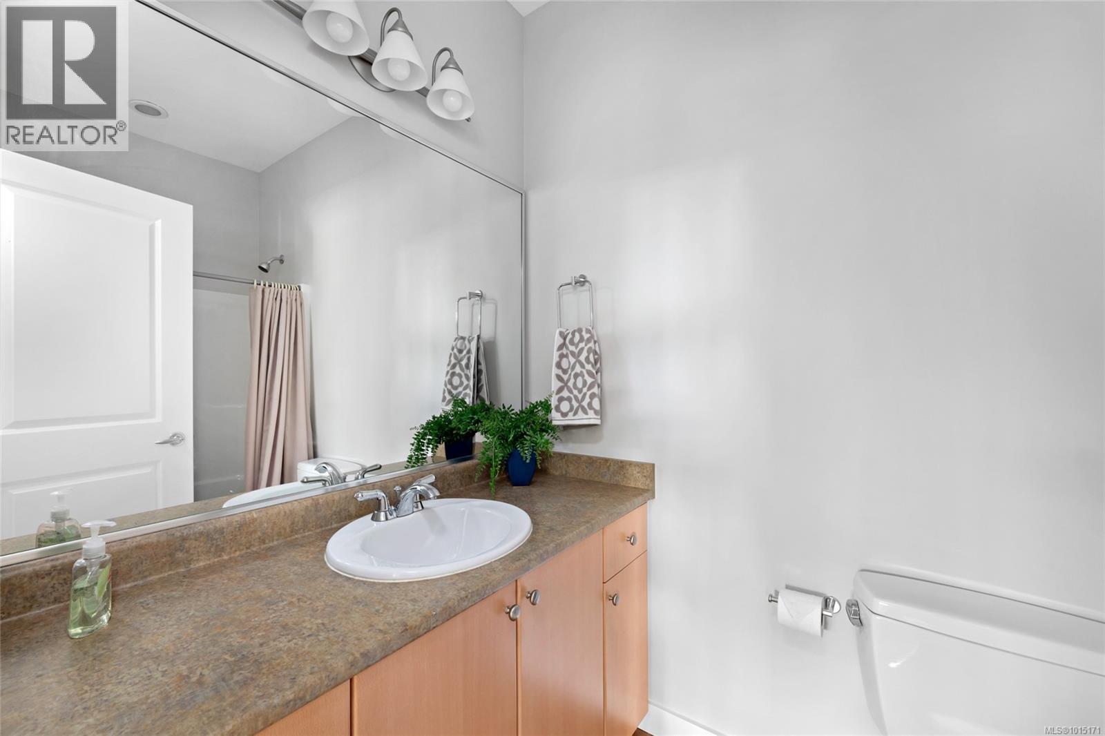 403C 1115 Craigflower Road, Esquimalt
