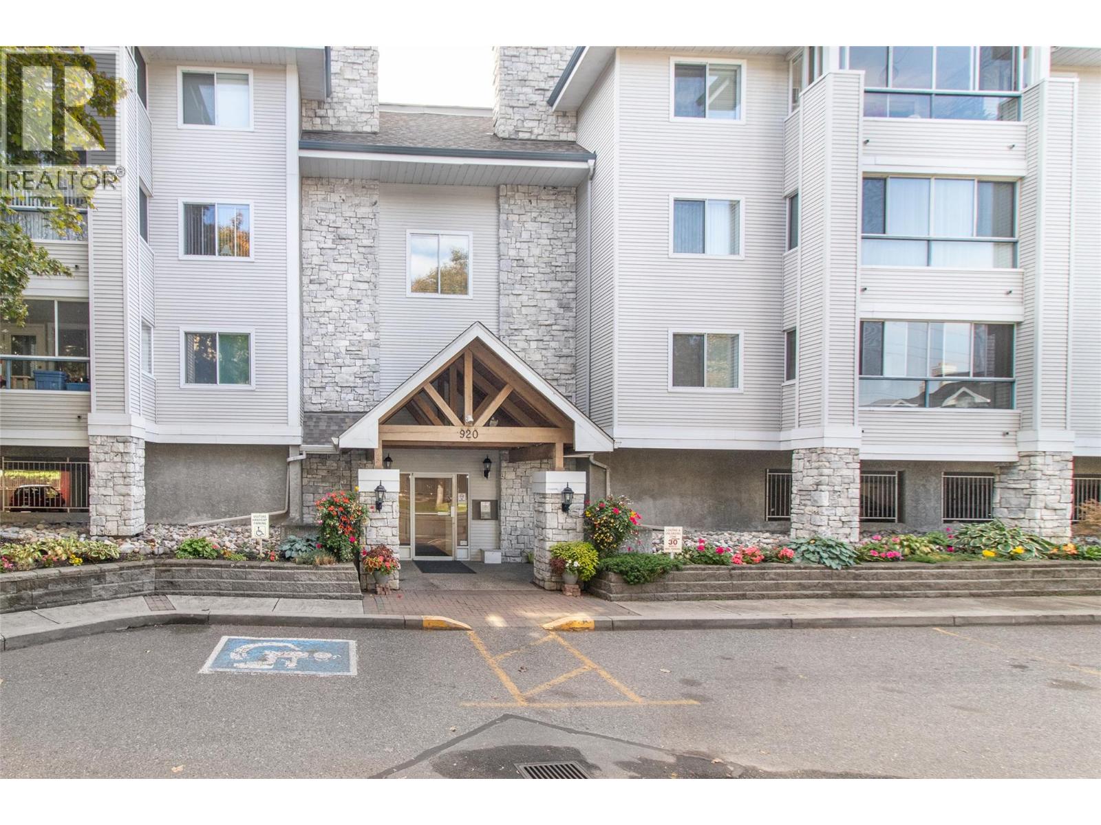 #103-920 Glenwood Avenue, Kelowna