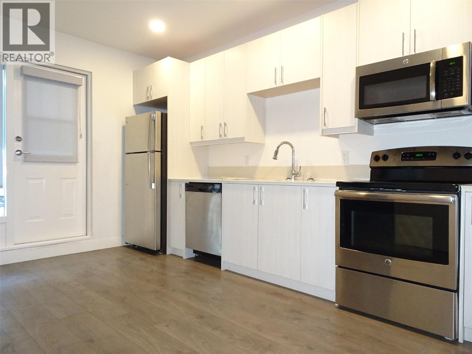  166 McPherson Crescent, Penticton
