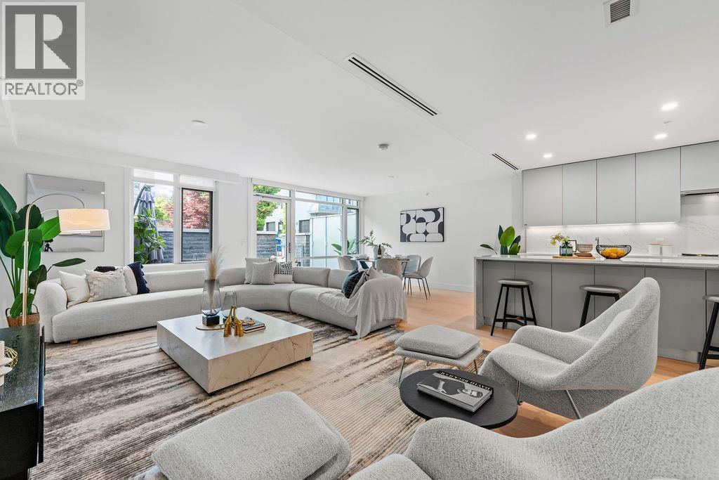 202 1331 MARINE DRIVE, West Vancouver