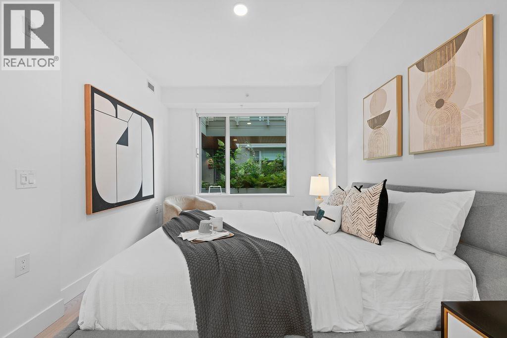 202 1331 MARINE DRIVE, West Vancouver