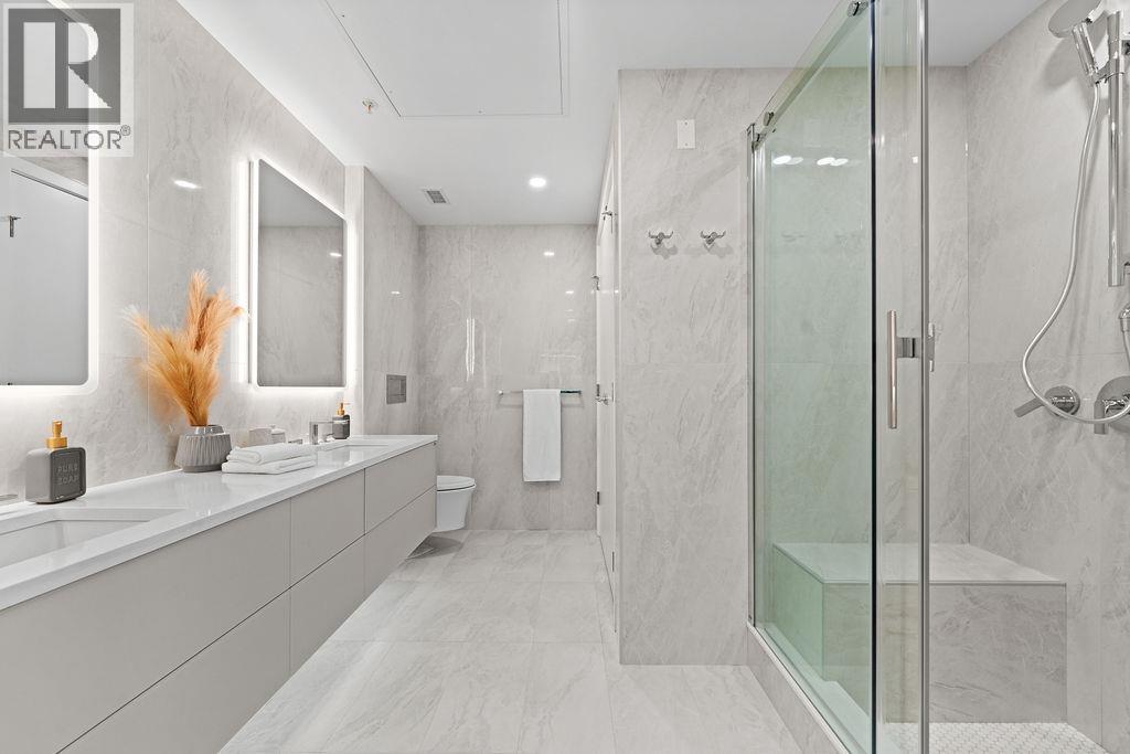 202 1331 MARINE DRIVE, West Vancouver