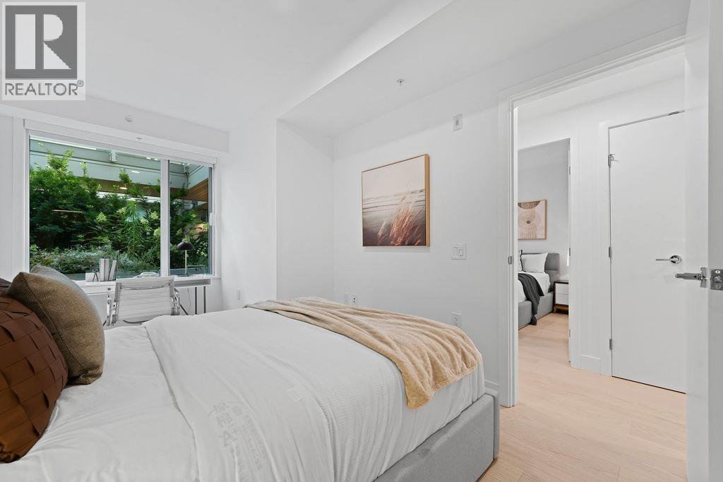 202 1331 MARINE DRIVE, West Vancouver